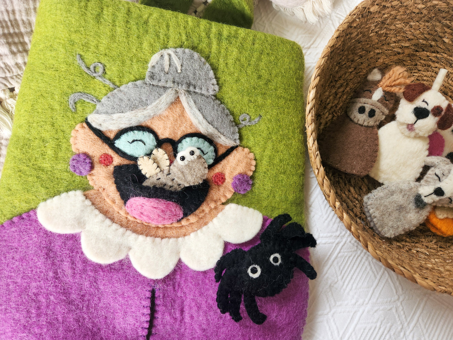 There Was an Old Lady Who Swallowed a Fly  - Old Lady Play Bag & Finger Puppet Set