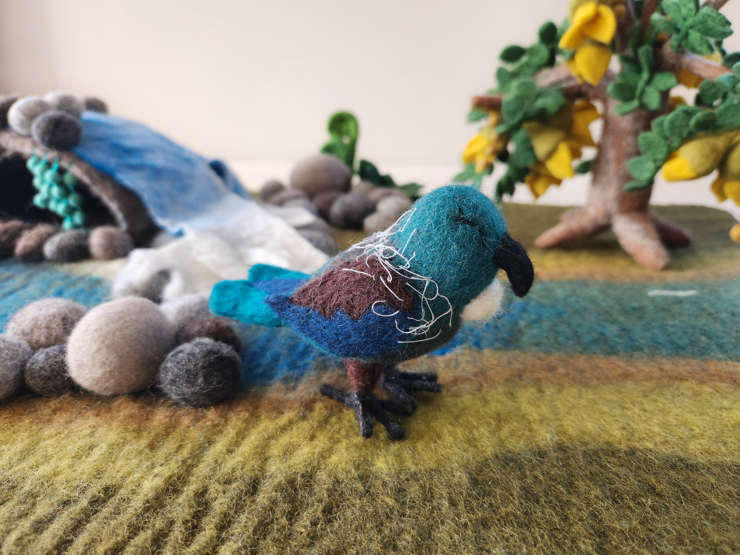 Tūī - Felted Wool Bird