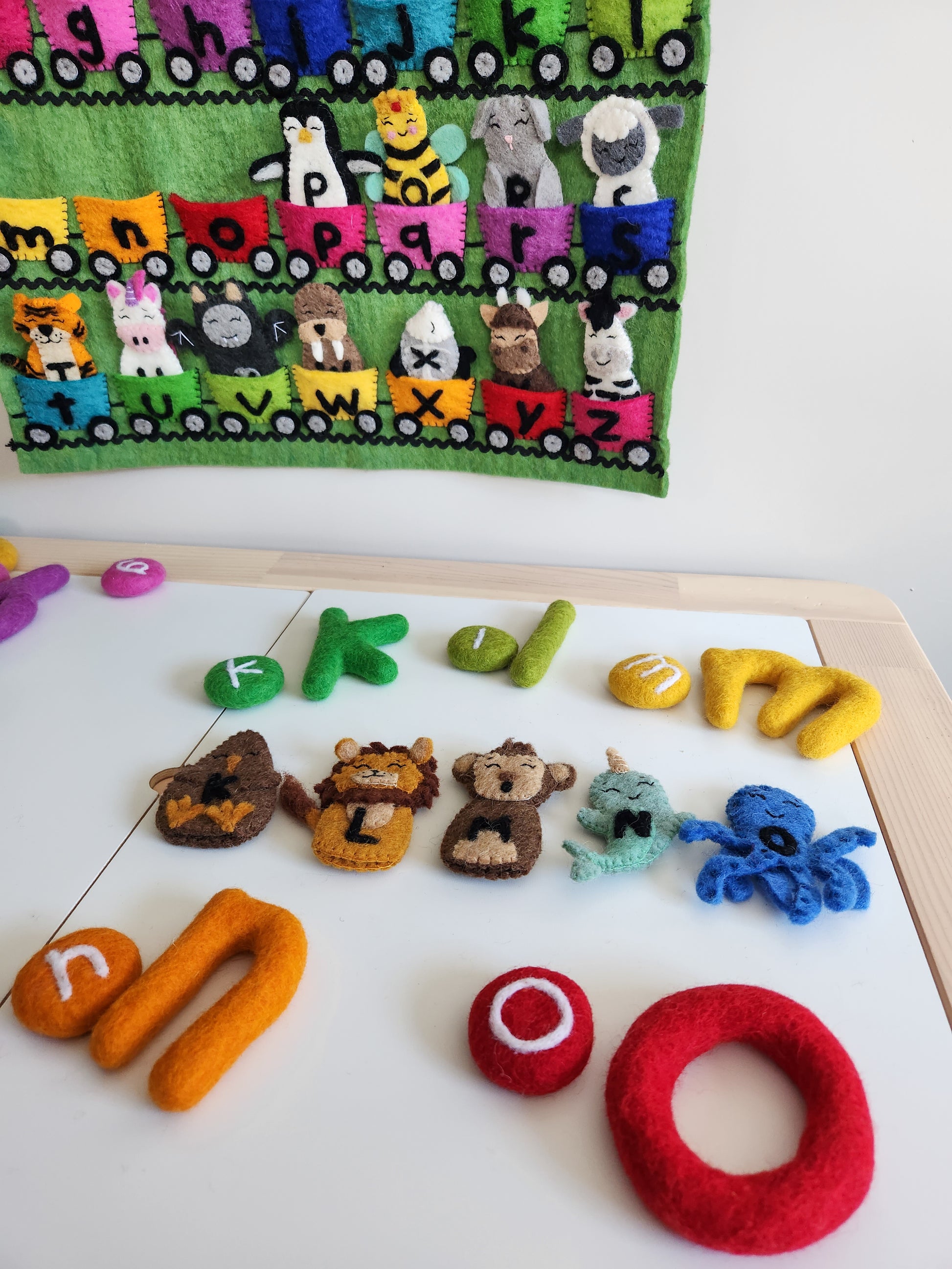 ABC ANIMAL TRAIN FELT FINGER PUPPET SET AND FELT WALL HANGING