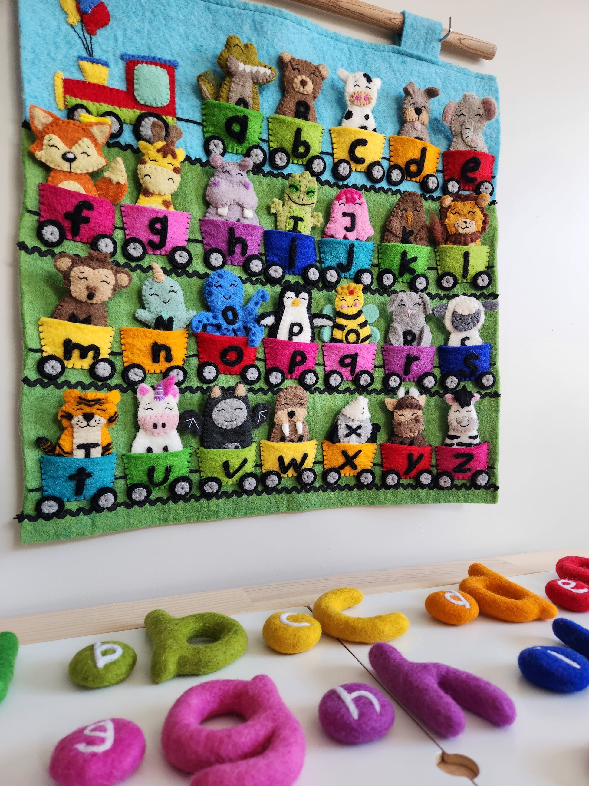 ABC ANIMAL TRAIN FELT FINGER PUPPET SET AND WALL HANGING