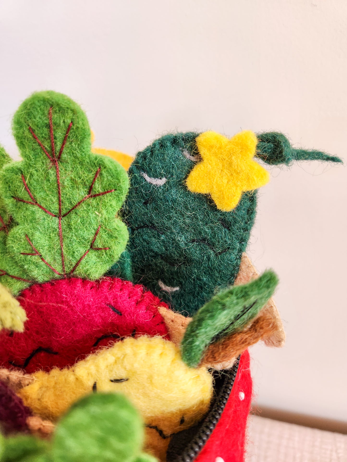 FELT FRUIT AND VEGETABLE FINGER PUPPETS - CUCUMBER BEETROOT AND PEAR PUPPETS IN STRAWBERRY BAG