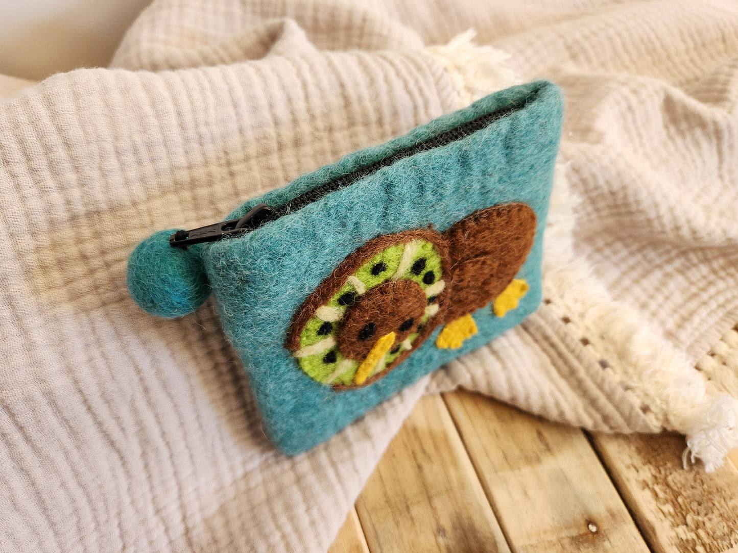FELT KIWI COIN PURSE BLUE KIWI BIRD AND KIWI FRUIT ZIP CLOSED