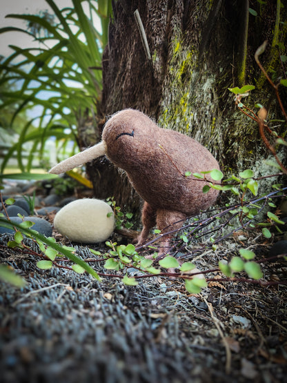 Felt Kiwi Toy with her egg in native bush