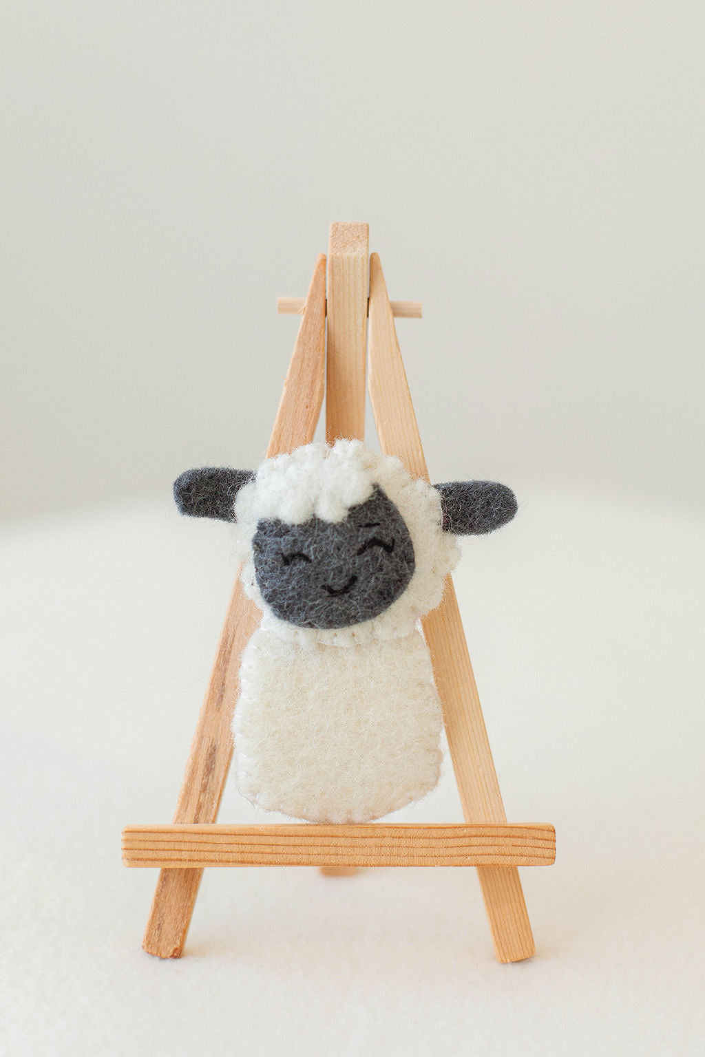 OLD MACDONALDS FARM FELT FINGER PUPPET SET - SHEEP PUPPET