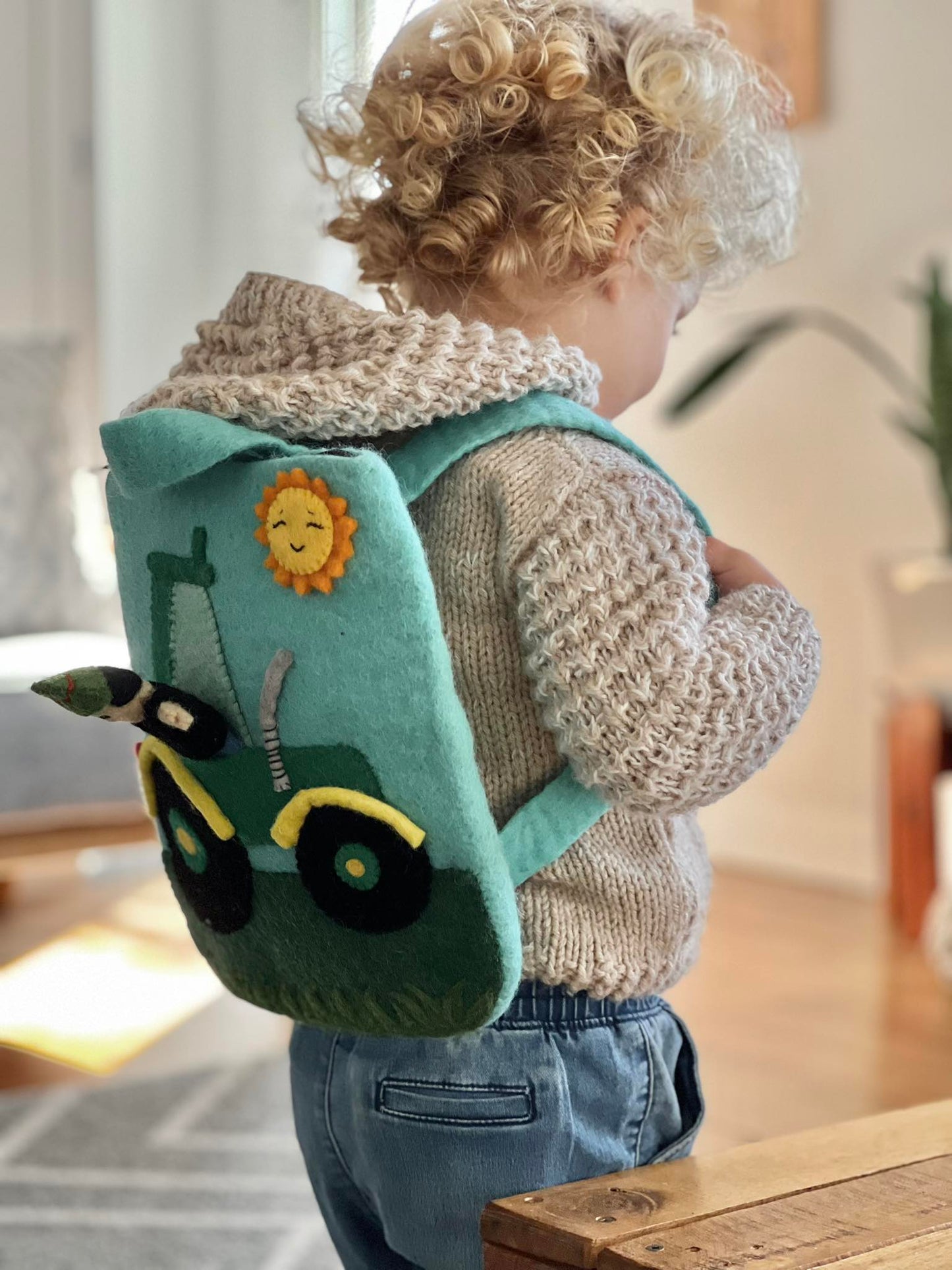 OLD MACDONALDS FARM FELT FINGER PUPPET TRACTOR BAG SET - YOUNG BOY AND TRACTOR BACKPACK