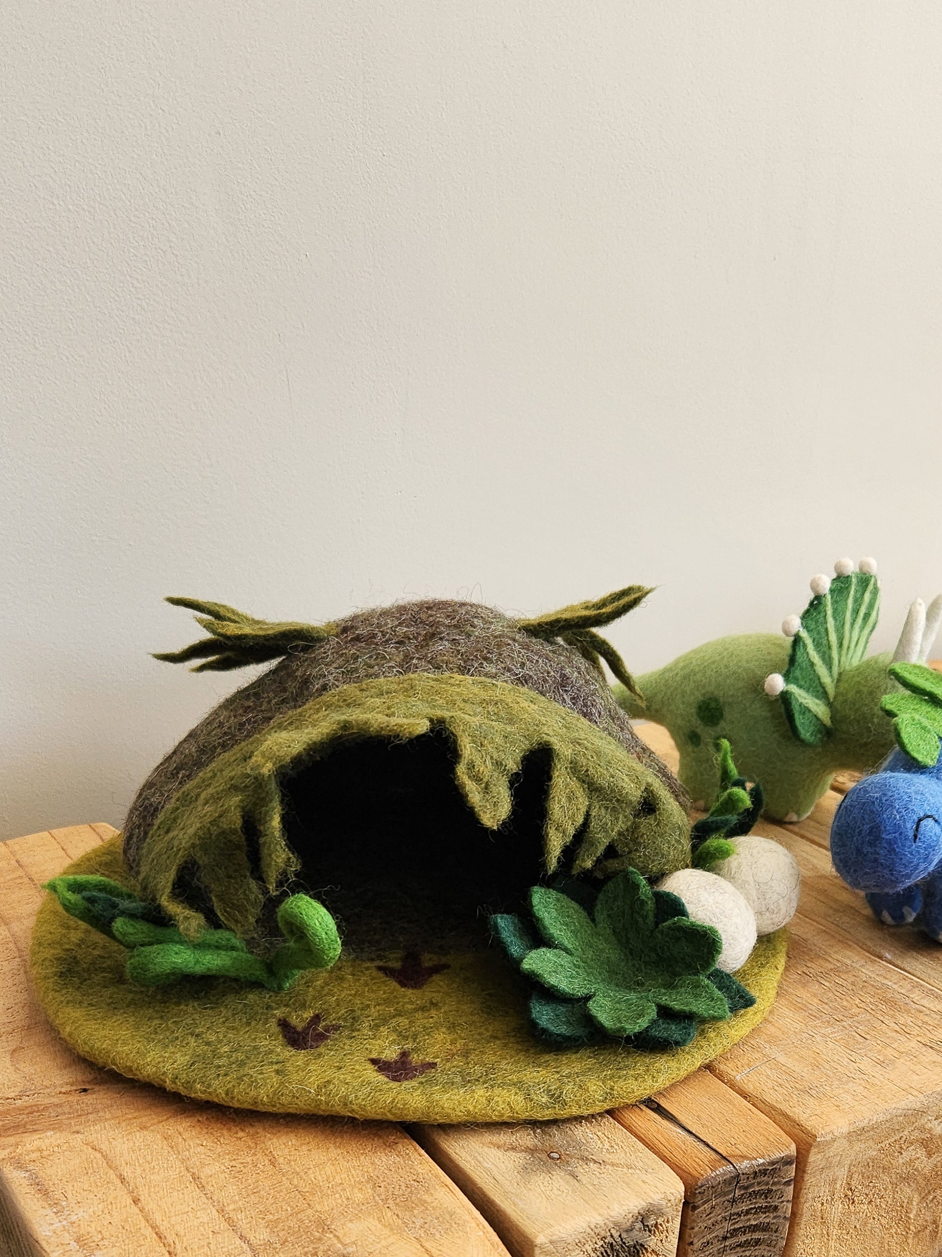 FELTED DINOSAUR CAVE