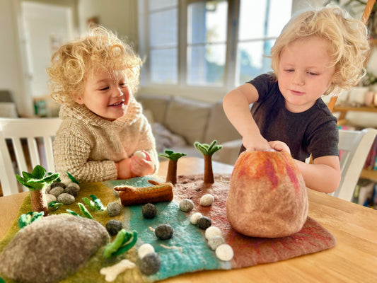 PREHISTORIC WORLD FELT PLAY MAT PLAYSCAPE DINOSAURS BOYS PLAYING WITH FELT DINOSAUR WORLD