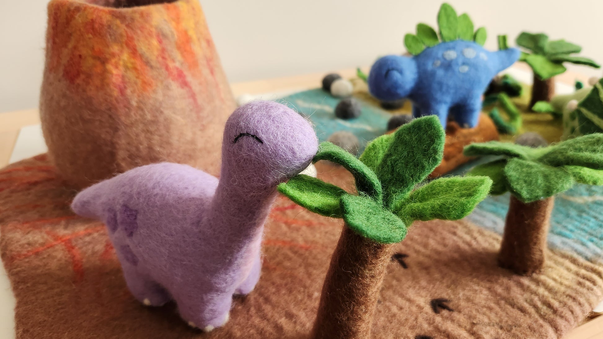 PREHISTROIC WORLD FELT PLAYMAT PLAYSCAPE DINOSAURS - FELTED VOLCANO AND DINOSAUR TOYS