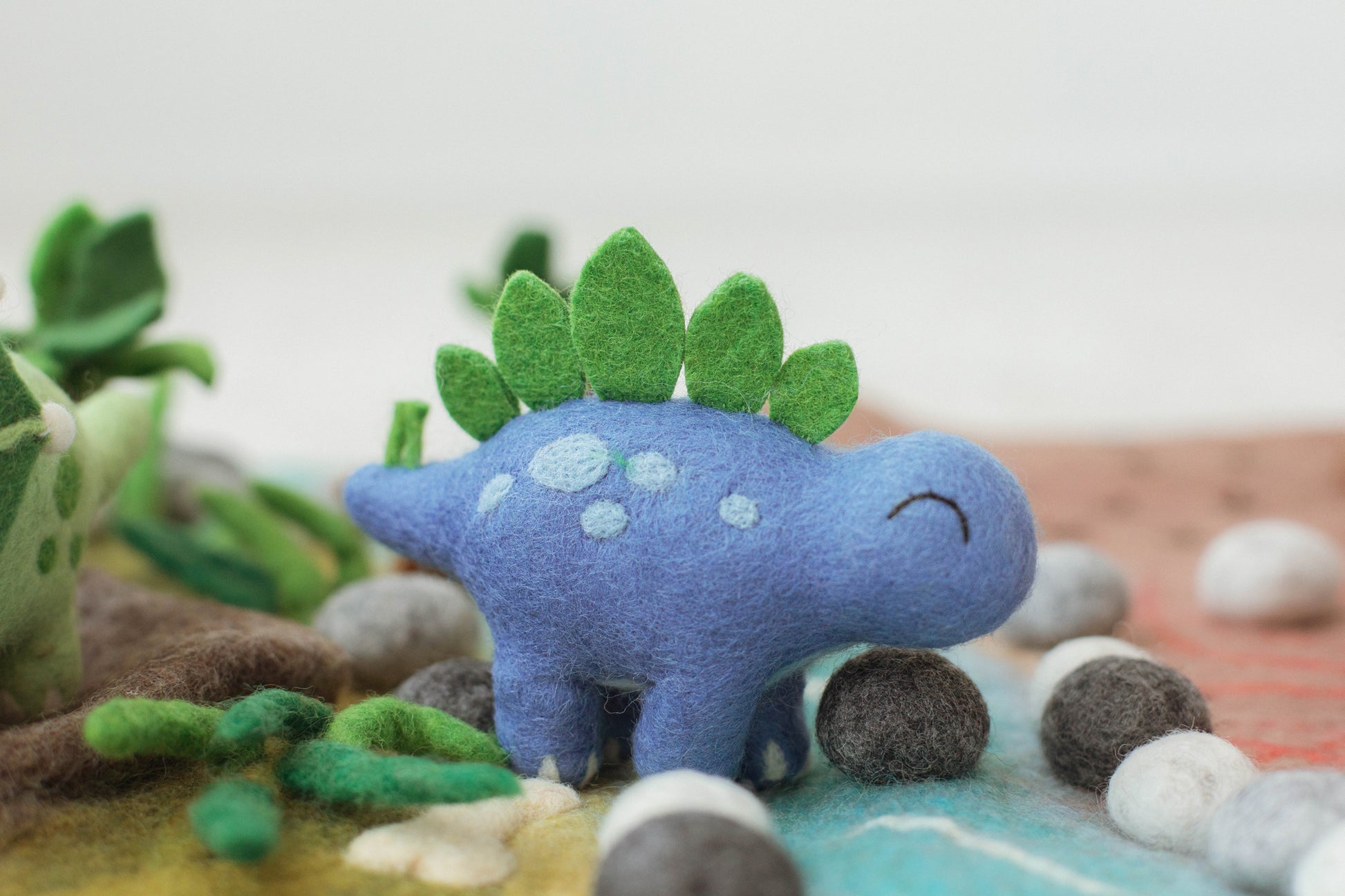 SMALL WORLD  PLAY MAT PLAYSCAPE FELT DINOSAUR STEGOSAURUS BLUE