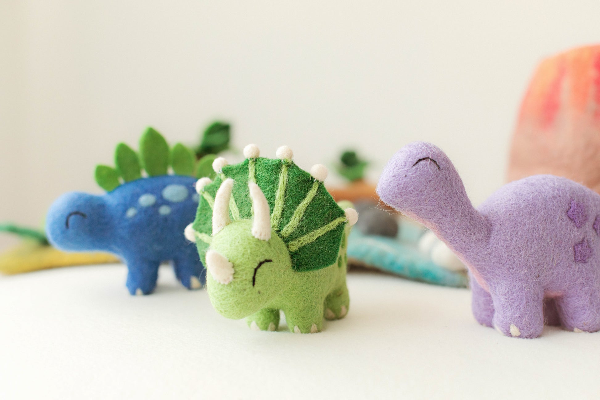 SMALL WORLD  PLAY MAT PLAYSCAPE FELT DINOSAUR STEGOSAURUS TRICERATOPS BRONTOSAURUS