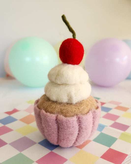 Vanilla Cream Cupcake - Felt Food