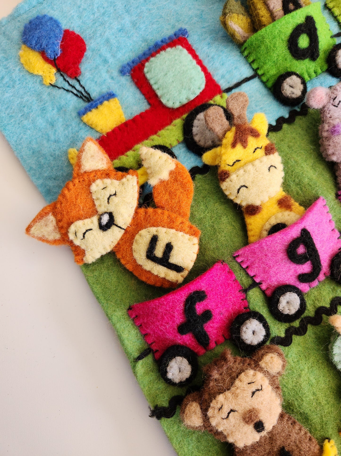 F FOR FOX FELT FINGER PUPPET