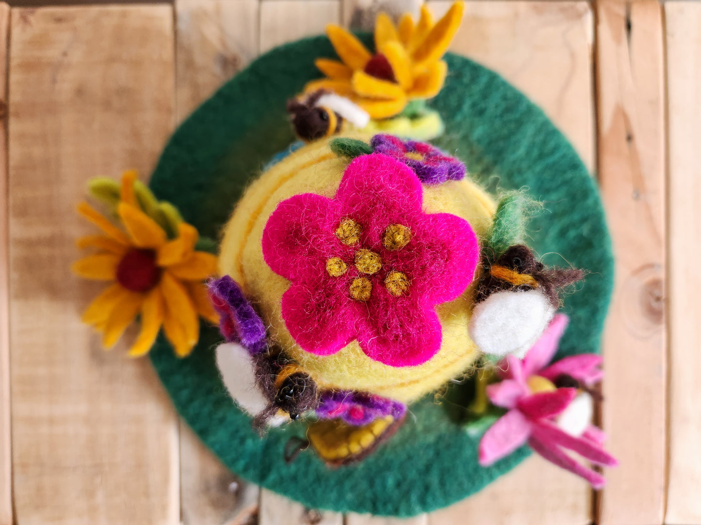 BEEHIVE FELT FAIRY HOUSE TOP VIEW INCLUDING FELTED MAT AND BEEHIVE HOME WITH BEES