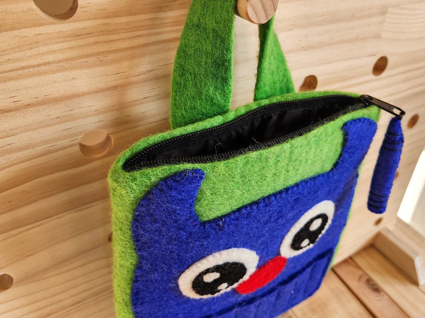 FELTED MONSTER CRAFT BAG - BLUE GREEN - OPEN ZIP COTTON LINED BACKPACK