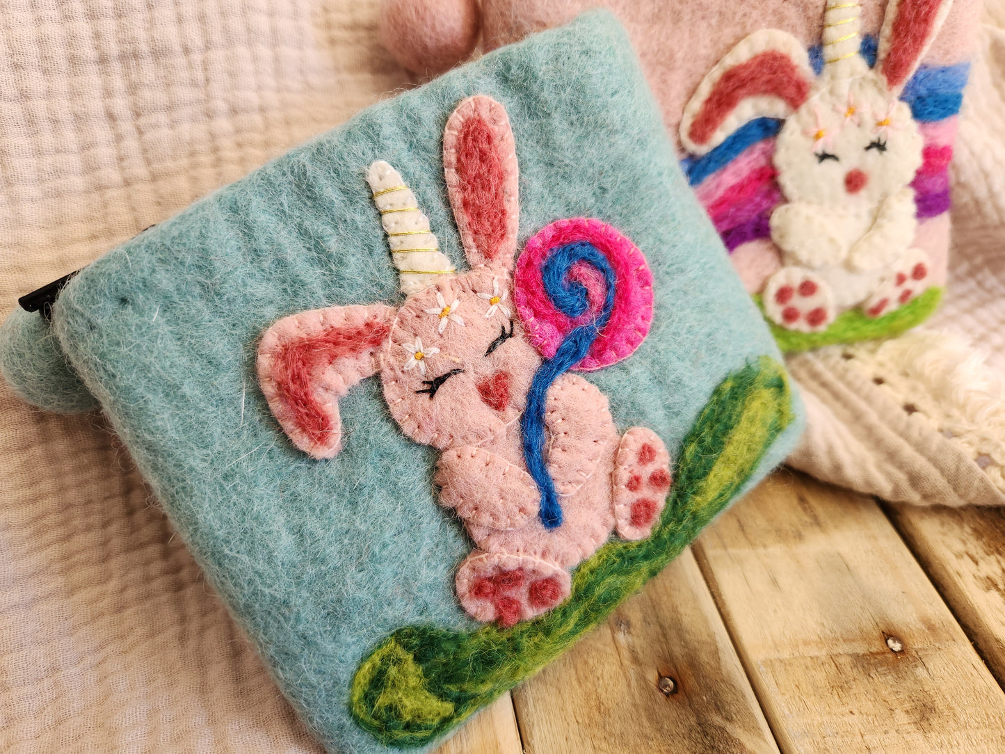 FELT BUNNY-UNICORN COIN PURSE CLOSE VIEW OF BLUE PURSE AND PINK BUNNY