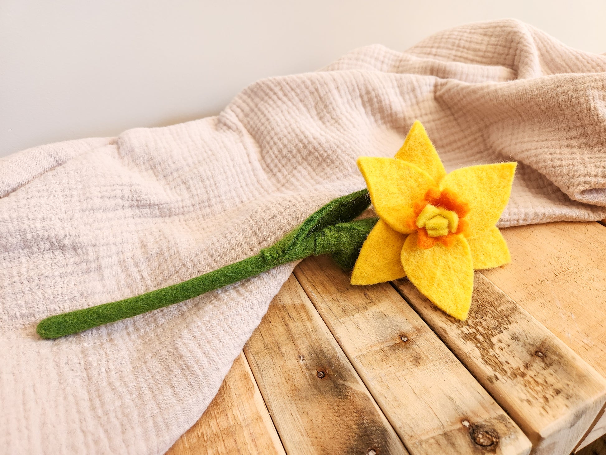 FELT FLOWERS - DAFFODIL YELLOW