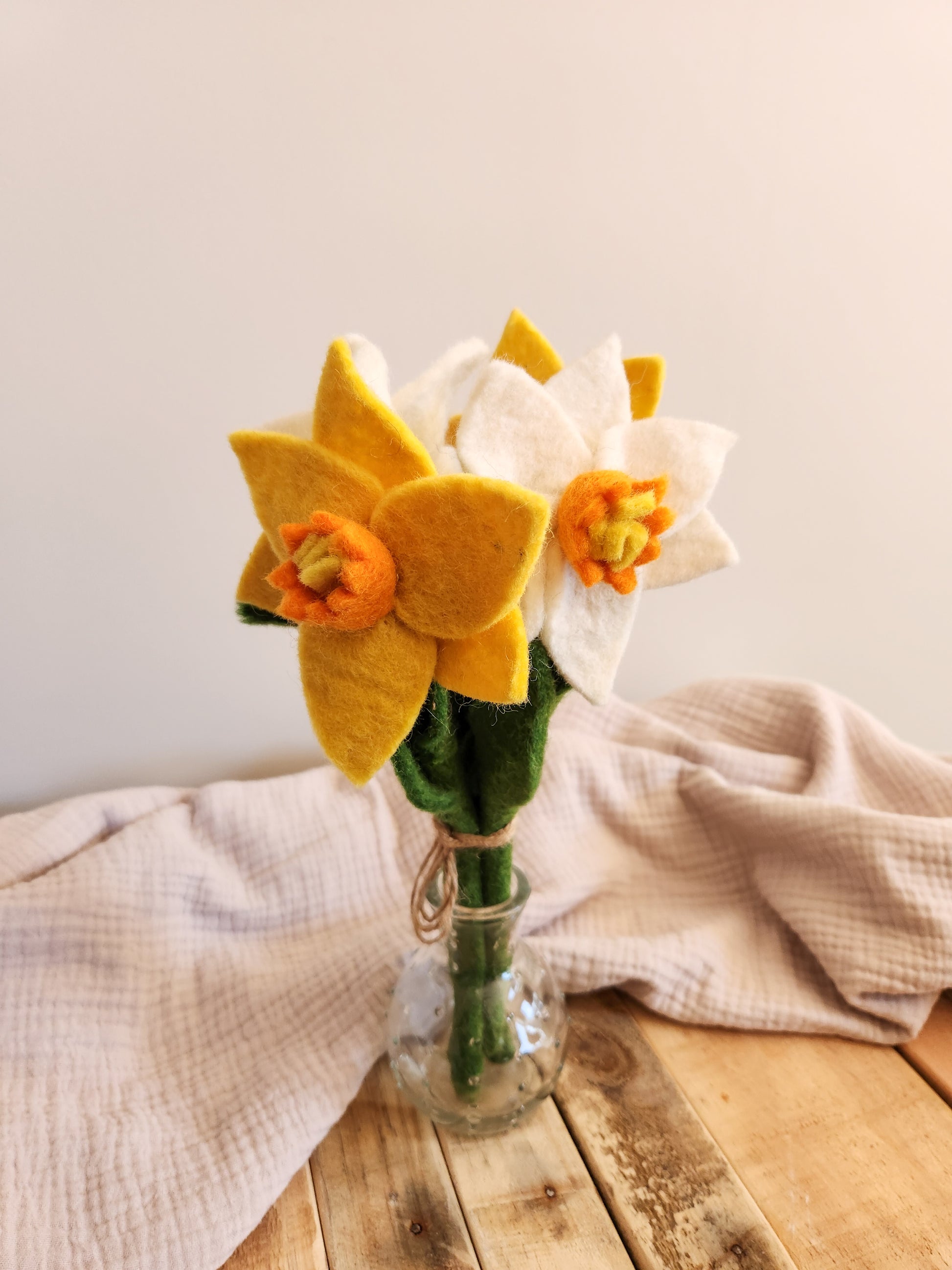 FELT FLOWERS - DAFFODIL YELLOW AND WHITE BOUQUET