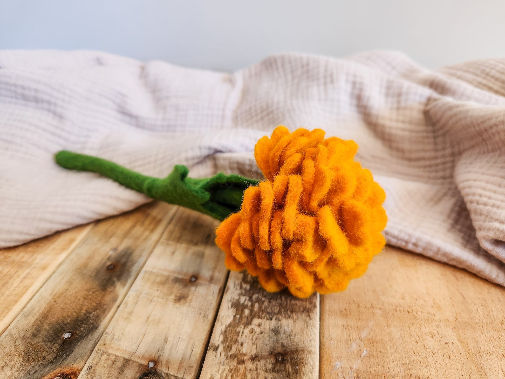 FELT FLOWERS - MARIGOLD ORAGNE 