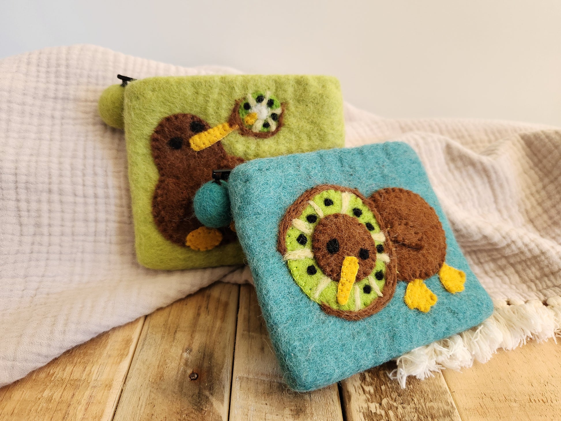 FELT KIWI COIN PURSES BLUE AND GREEN PURSES WITH KIWI BIRDS AND KIWI FRUIT DETAILS