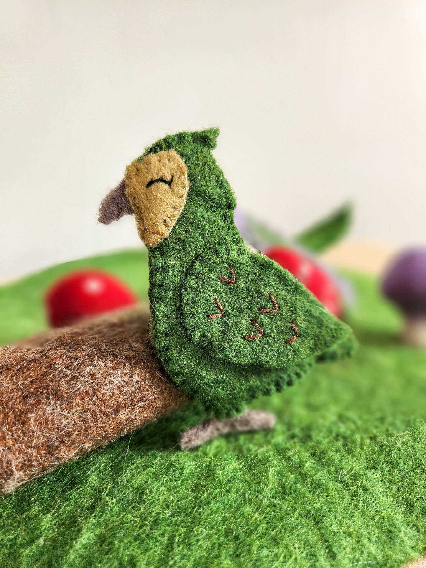 NATIVE NZ BIRDS FELT FINGER PUPPETS - KAKAPO 