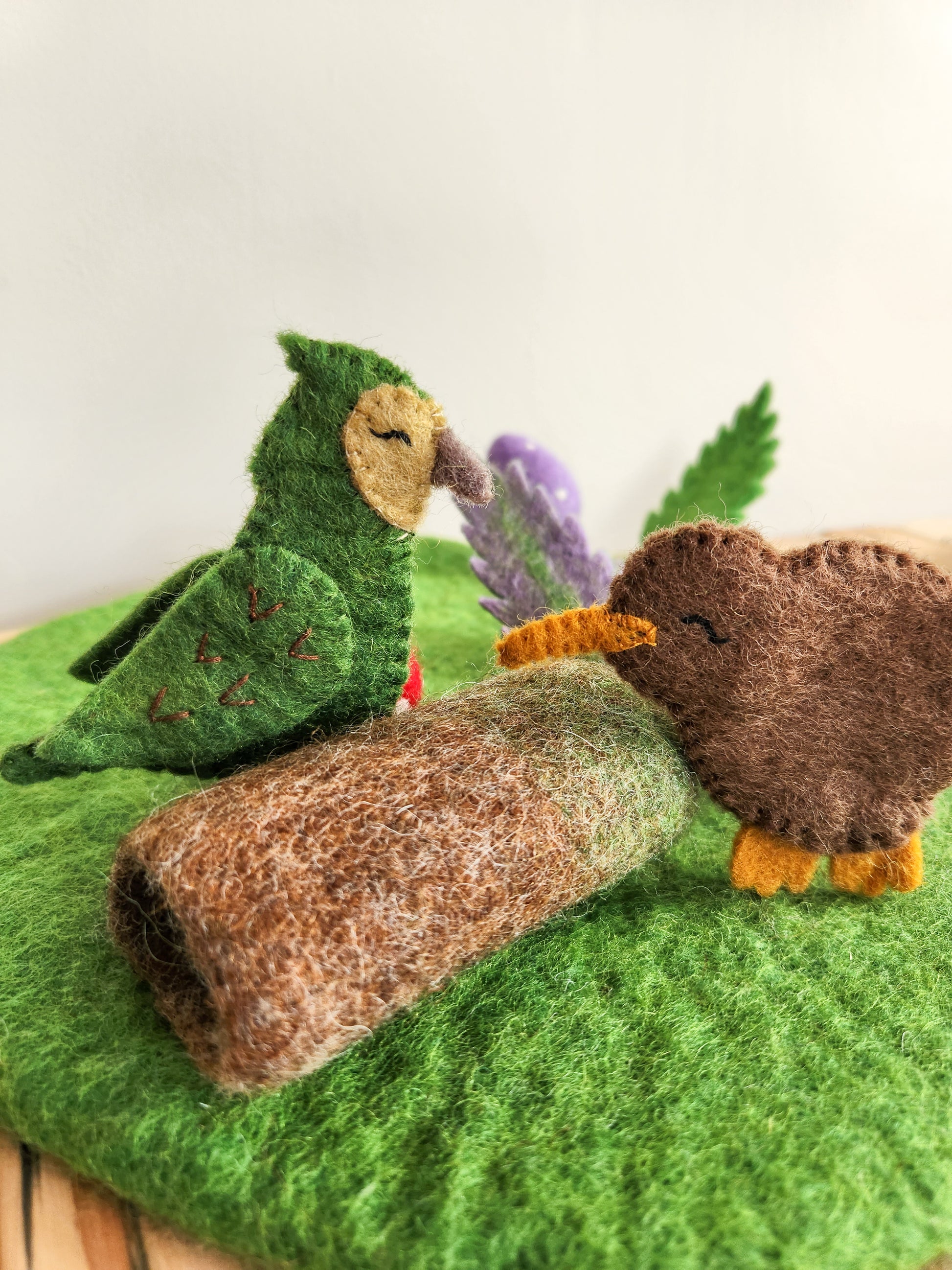 NATIVE NZ BIRDS FELT FINGER PUPPETS - KAKAPO AND KIWI