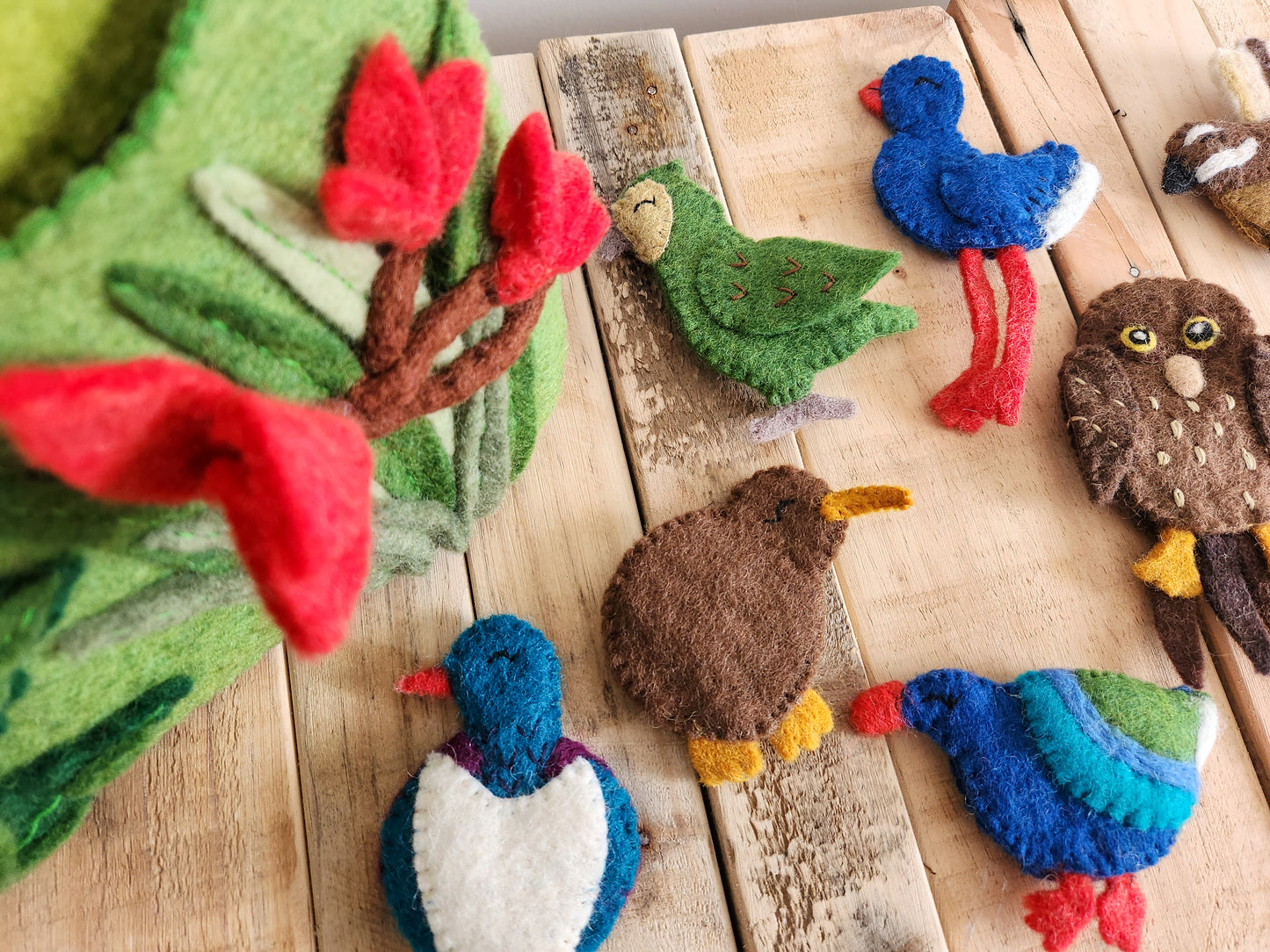 NATIVE NZ BIRDS FELT FINGER PUPPETS - KERERU KIWI KAKAPO TAKAHE PUKEKO RURU PIWAKAWAKA