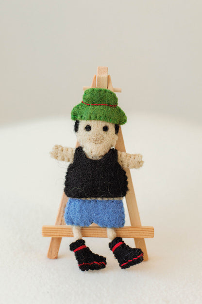 OLD MACDONALDS FARM FELT FINGER PUPPET SET - FARMER PUPPET