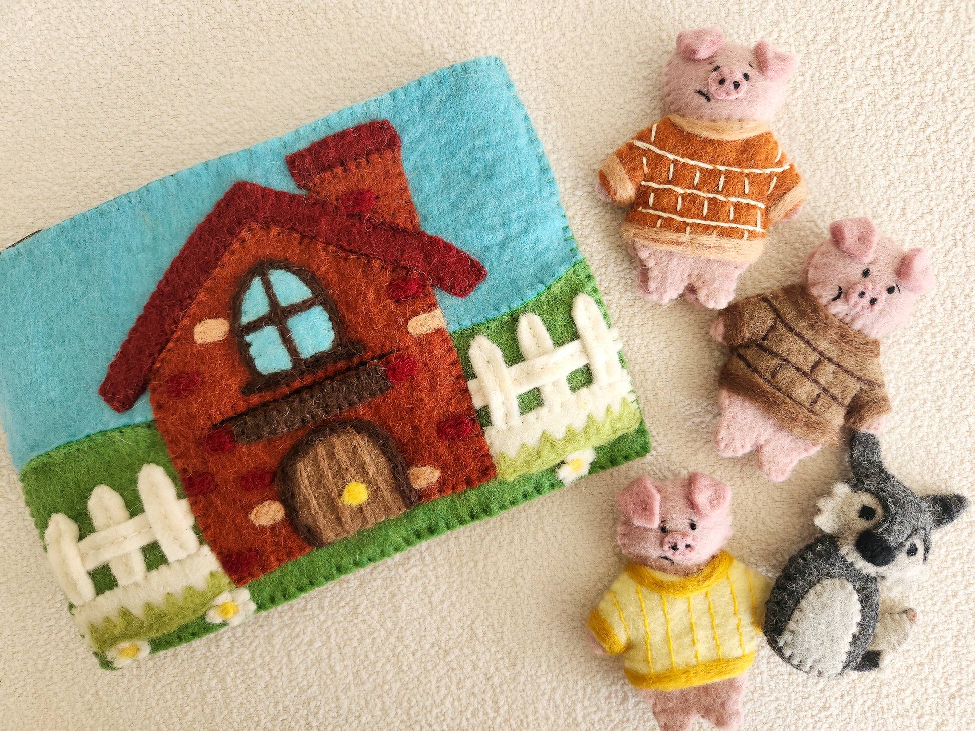 THE THREE LITTLE PIGS PUPPETS