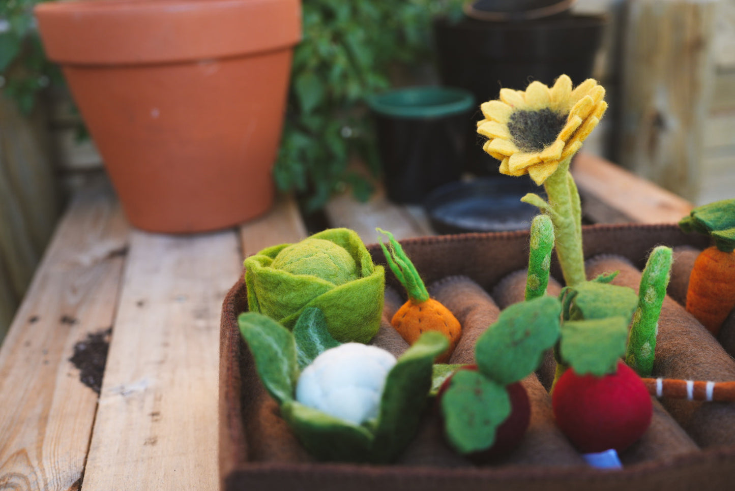 WHOLESOME HARVEST PLAY FELT GARDEN TOY SET VEGETABLE GARDEN 