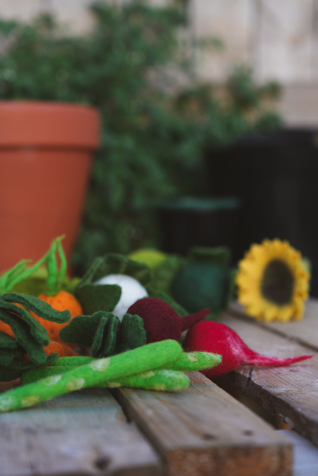 WHOLESOME HARVEST PLAY FELT GARDEN TOY SET 